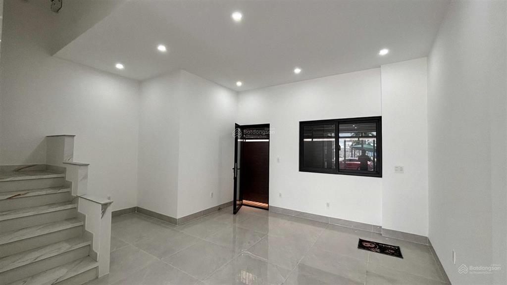 Cho thuê nhà mặt đường nguyễn văn hưởng, nhà mới, giá thuê rẻ