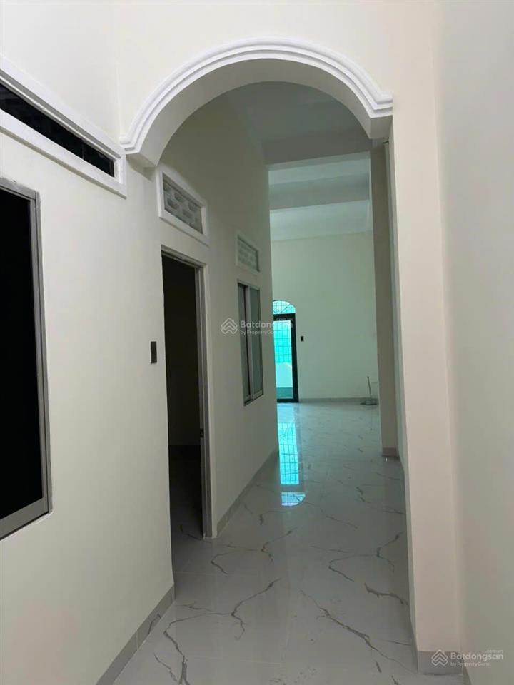 Cho thuê nhà 3 tầng, mặt đường lê hồng phong