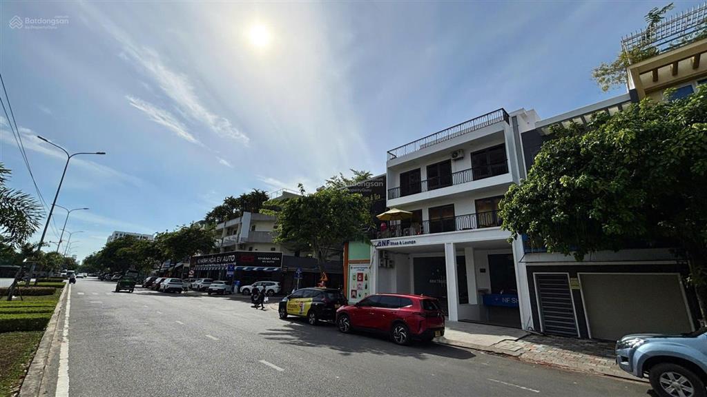 Cho thuê nhà 3 tầng đường 28, nam nha trang