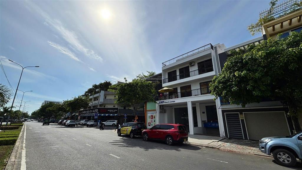 Cho thuê nhà 3 tầng đường 28, nam nha trang