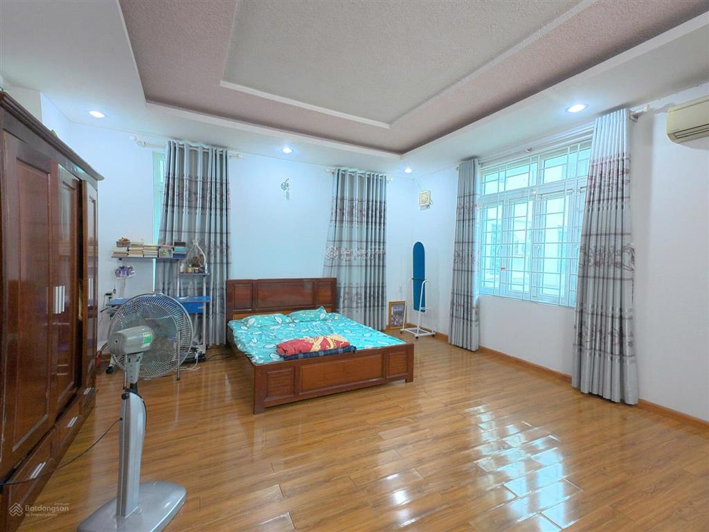 Cho thuê biệt thự 3 tầng tại phước long không gian rộng