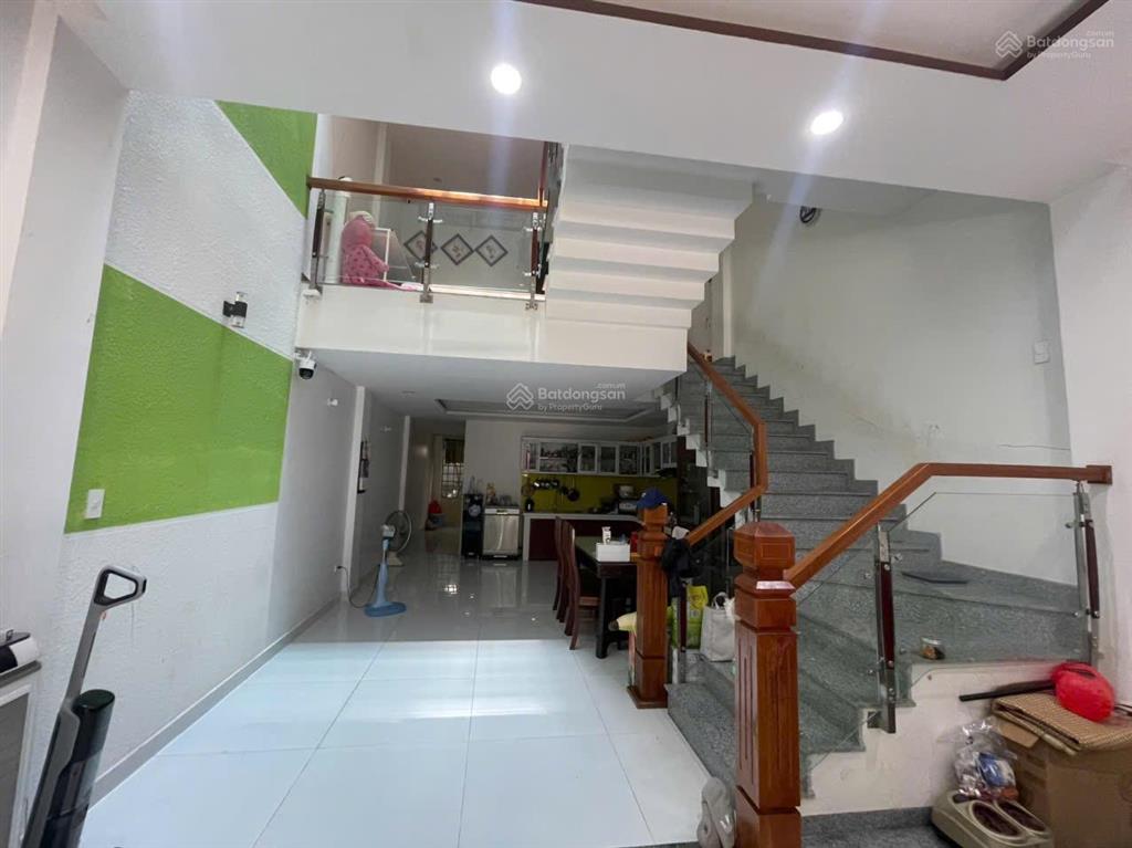 Bán nhà nam việt á, dt 95m2, đường 7,5m, nhà 3 tầng kiên cố.