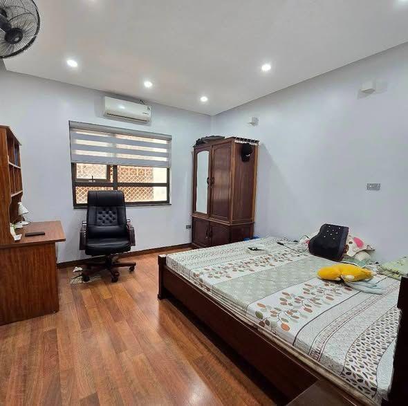 Bán gấp nhà Mỹ Đình 43m-5 tầng ngõ thông 16m ra MP nguyễn hoàng 11 tỷ
