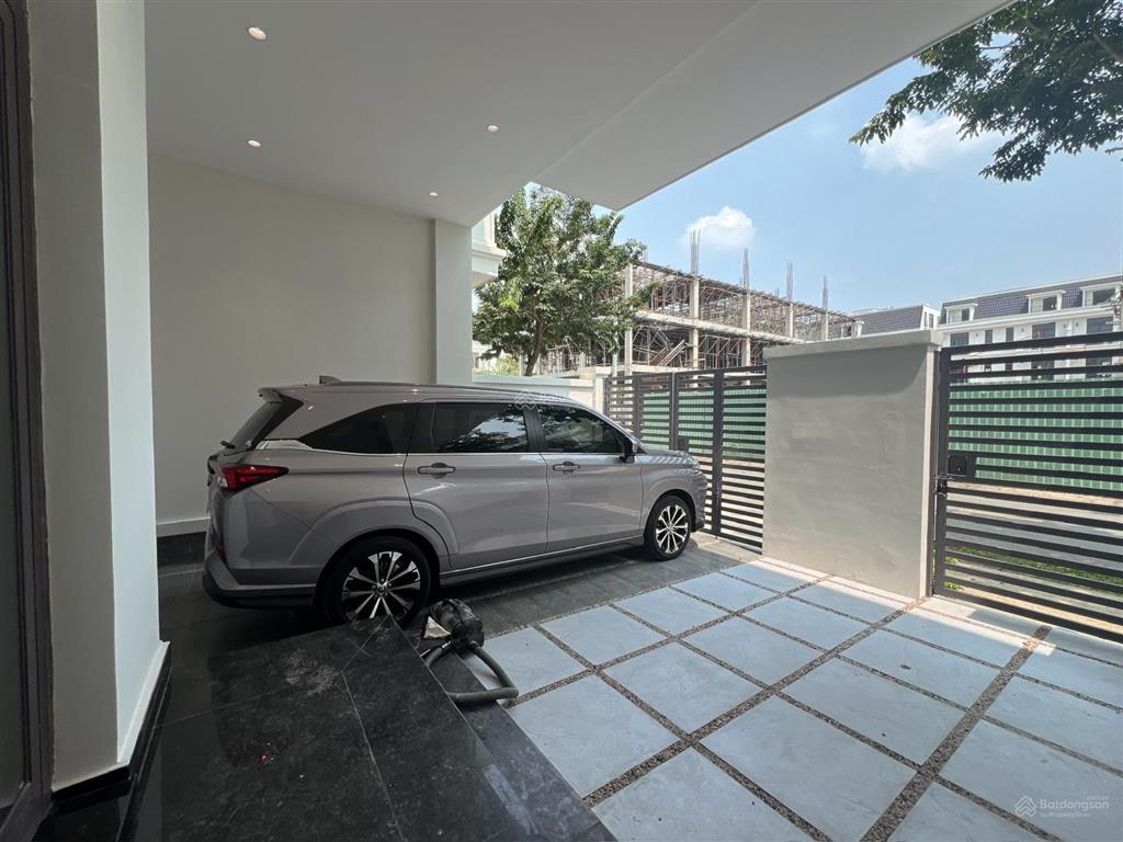 Cho thuê nhà phố vườn la vida residences, nội thất mới 100%, nhà hướng đông nam mát mẻ