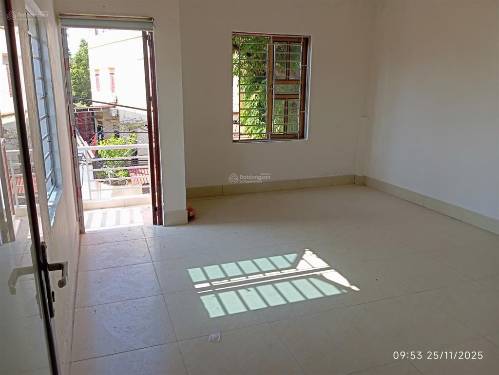 Bán nhà thôn đông nứa, hiệp hòa, bắc ninh dt 100m2 x 2 tầng, ô tô tránh, kinh doanh giá 1.85 tỷ