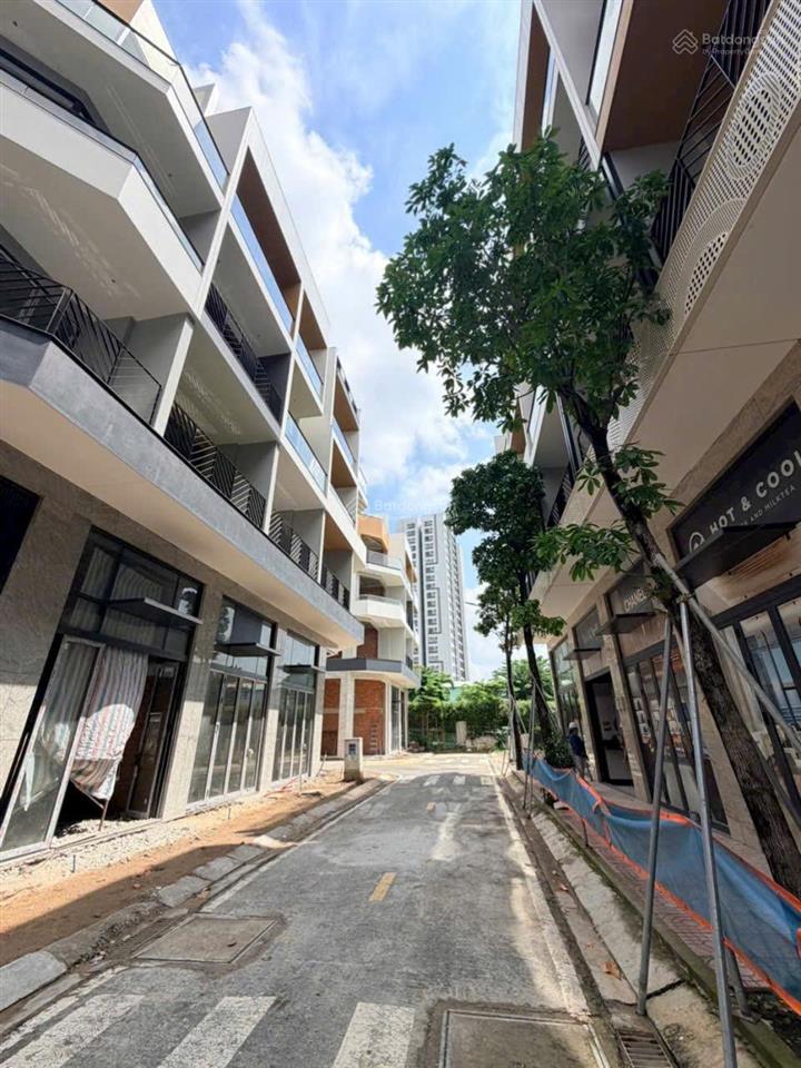 Nhà phố the sholi ở cạnh khu kinh tế aeon bình tân. 9,7tỷ, xây dựng 6 tầng có thang máy. đã có sổ