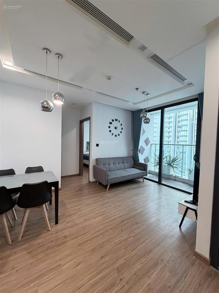 Cho thuê căn 2 phòng ngủ metropolis liễu giai giá tốt