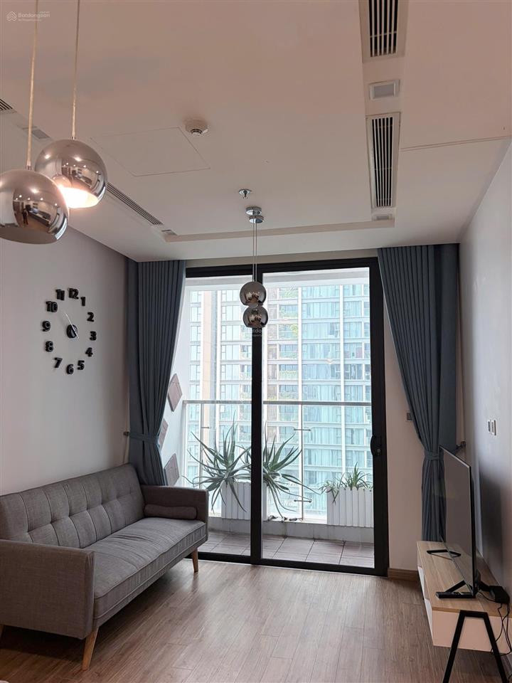Cho thuê căn 2 phòng ngủ metropolis liễu giai giá tốt