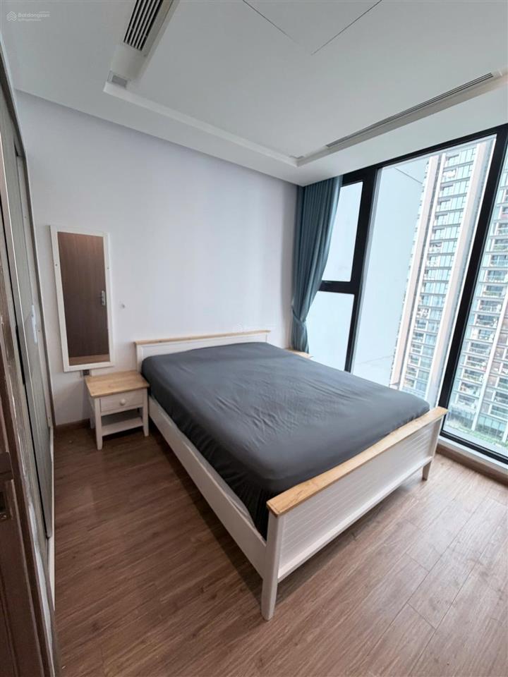 Cho thuê căn 2 phòng ngủ metropolis liễu giai giá tốt