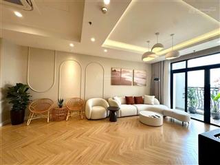 Bán căn hộ 136m² tầng trung hướng mát view thành phố full nội thất mới!