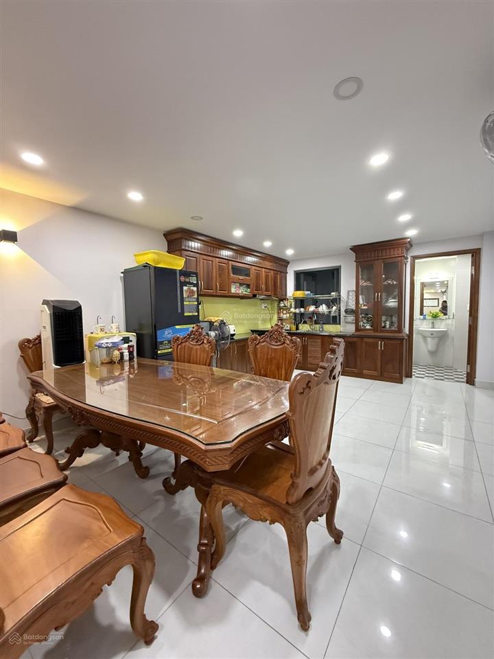 Nhà đẹp  ở ngay  đặng lộ  giáp quận 10  81m2  5tầng  6pn  giá 14,5tỷ  0949 351 *** mr toản