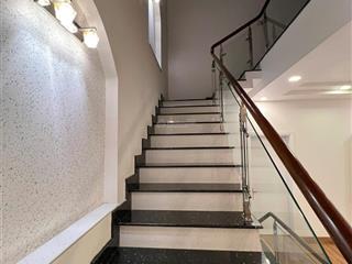 Nhà đẹp  mặt tiền bạch đằng  gần sân bay  111m2  ̀5tầng  giá 26tỷ  0949 351 *** mr toản