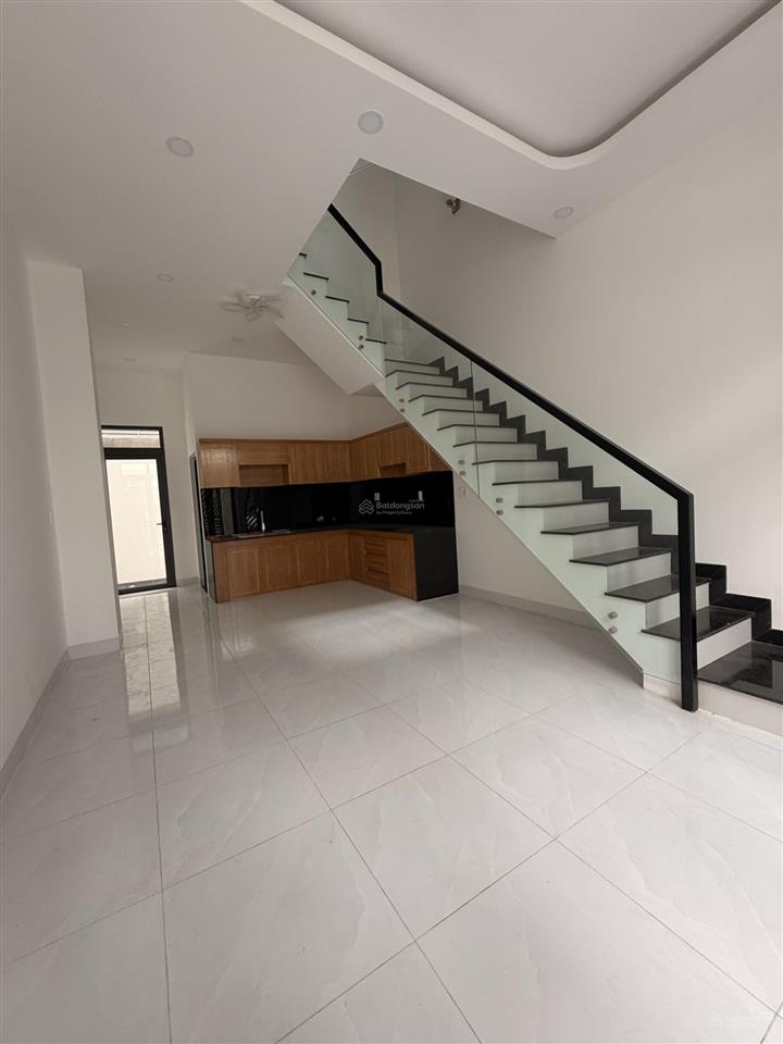 Bán np 4,2m tại hẻm 47, trường lưu, q9, 5,2 tỷ, 50,3m2 hàng hot