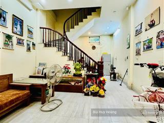 Nhỉnh 10 tỷ  43m2 x 4 ngủ  dân xây  ngõ thông  nở hậu  3 gác qua cửa  ngã tư sở  thanh xuân