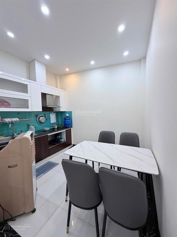 Nhà đẹp trong đê ngọc thụy  ô tô đỗ cổng nhà  37m2 x 4 tầng  sdcc  6.8 tỷ có bớt