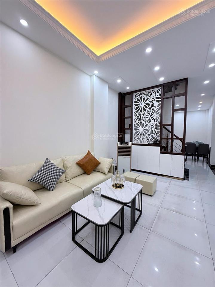 Nhà đẹp trong đê ngọc thụy  ô tô đỗ cổng nhà  37m2 x 4 tầng  sdcc  6.8 tỷ có bớt