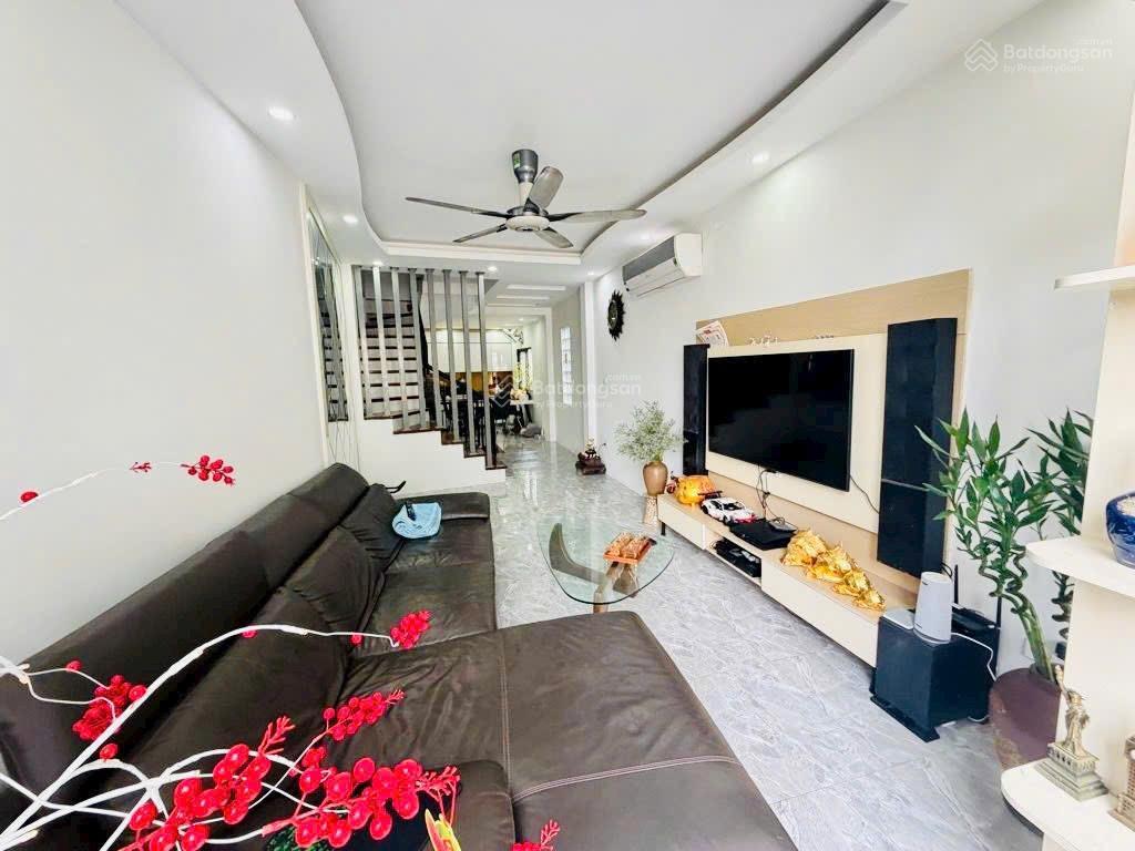 Nhà mặt tiền hồ tai trâu  lô góc  gara ô tô  đẹp & hiếm  13.5 tỷ