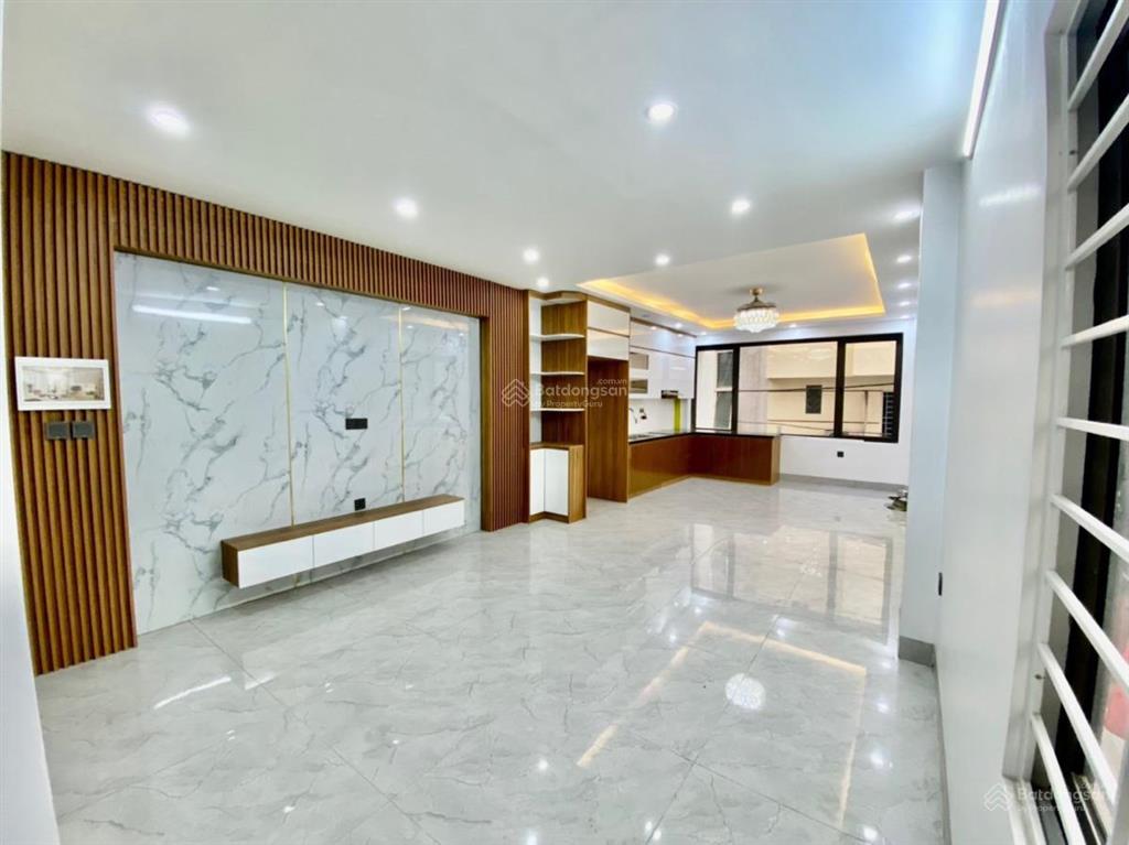 Nhà đẹp 6 tầng, lô góc, ô tô vào nhà, trung tâm bồ đề, tương lai mặt phố lớn