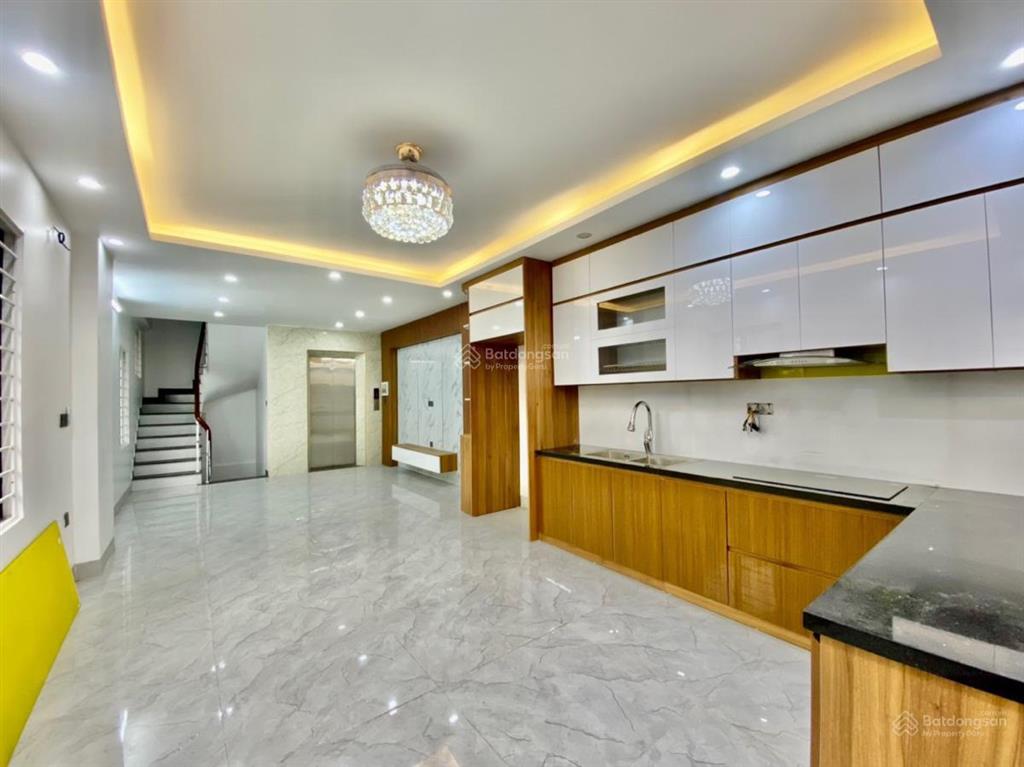 Nhà đẹp 6 tầng, lô góc, ô tô vào nhà, trung tâm bồ đề, tương lai mặt phố lớn