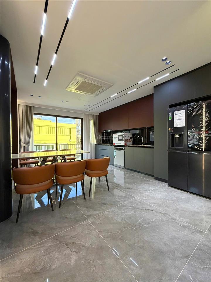 Nhà đẹp 48m x 7 tầng phố nguyễn văn cừ  gia thụy  18,9 tỷ có bớt