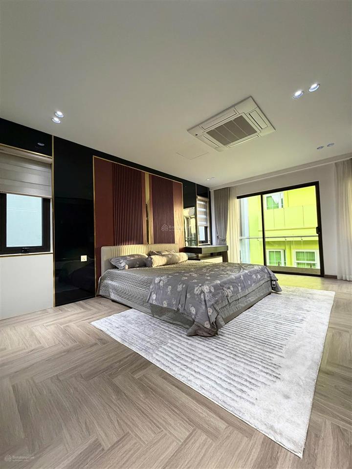 Nhà đẹp 48m x 7 tầng phố nguyễn văn cừ  gia thụy  18,9 tỷ có bớt