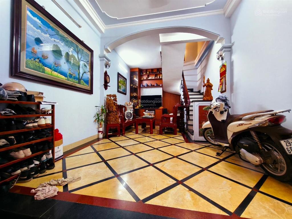 Nhà xinh trung tâm phố bồ đề  ô tô đỗ trước cửa nhà  8,9 tỷ có bớt