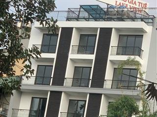 Cho thuê căn hộ cao cấp view hồ tây  tòa nhà 386m²  full tiện nghi