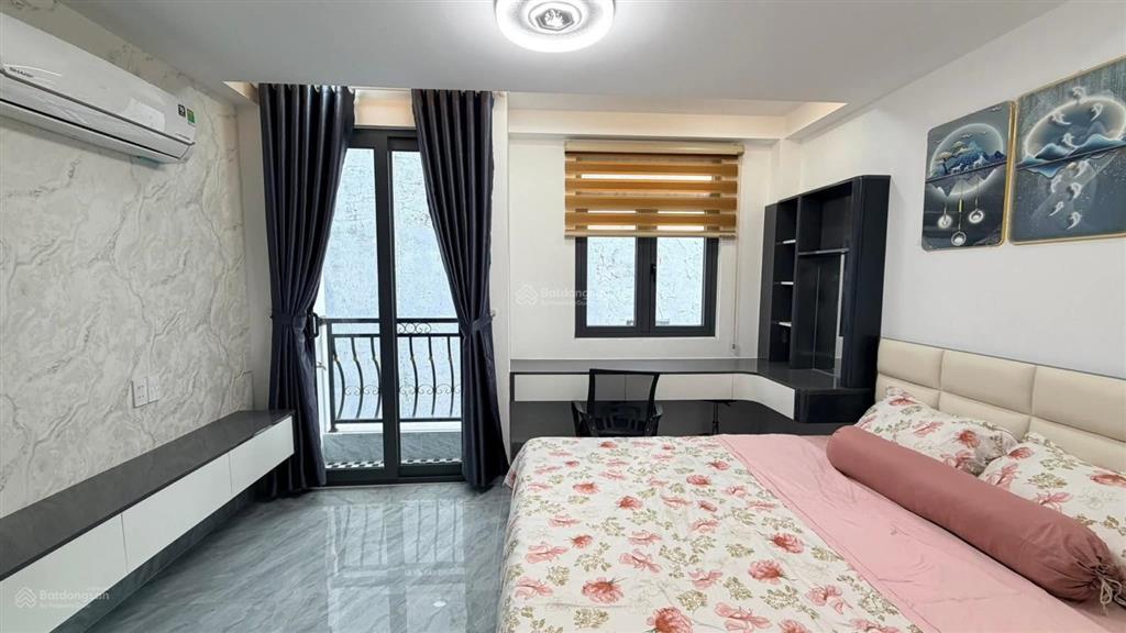 Bán nhà mới 4,5 tầng nội thất gần chợ phạm văn bạch 4x11
