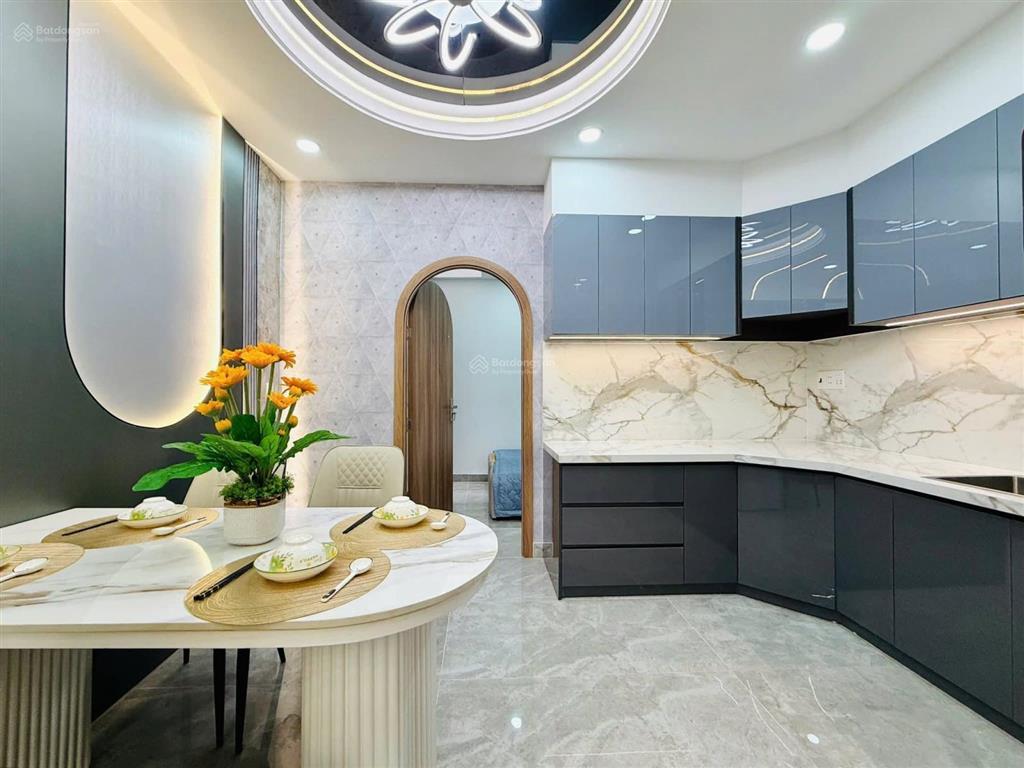 Kẹt tiền giảm mạnh giá hẻm 5m khu khang gia 4x16 xây 4 tầng nội thất