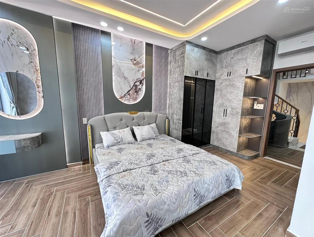 Kẹt tiền giảm mạnh giá hẻm 5m khu khang gia 4x16 xây 4 tầng nội thất