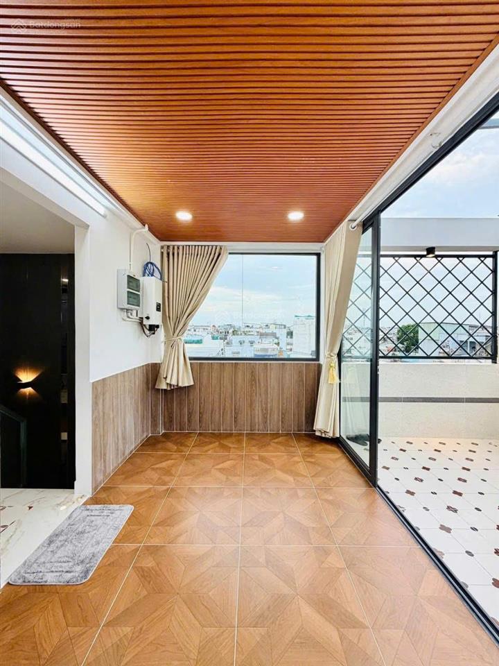 Chân dài  có thang máy  đẹp xuất sắc tặng nội thất, thang máy ngủ nhỉnh 13 tỷ