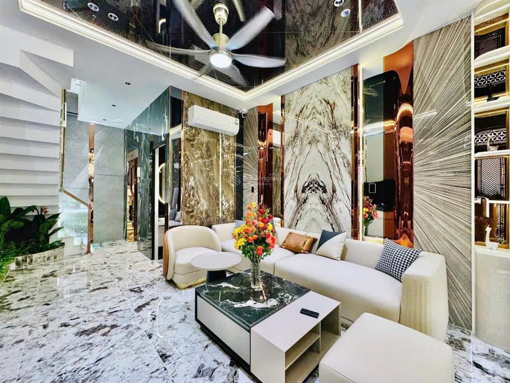 Siêu phẩm mặt tiền gò vấp gần công viên làng hoa 60m gía nhỉnh 14 tỷ