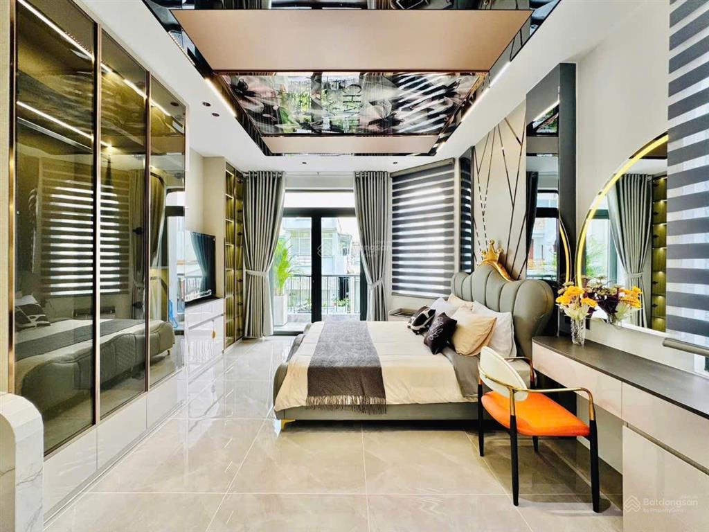Siêu phẩm mặt tiền gò vấp gần công viên làng hoa 60m gía nhỉnh 14 tỷ