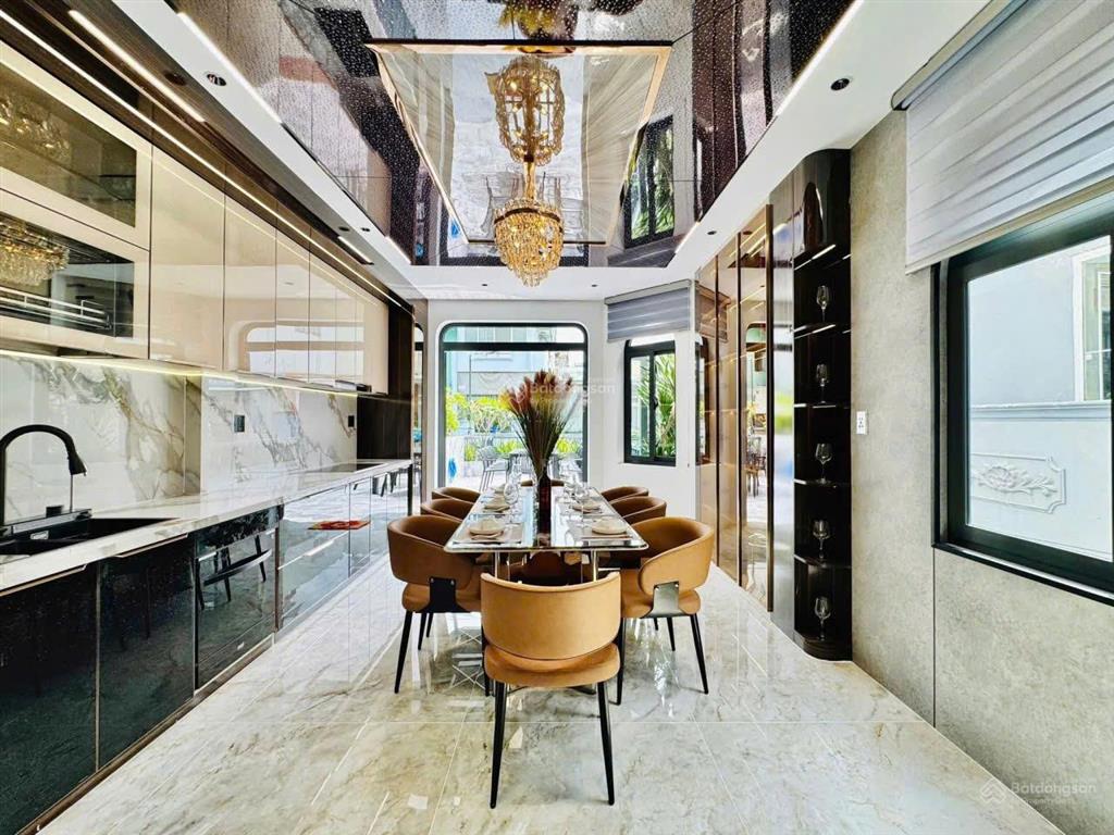 Siêu phẩm mặt tiền gò vấp gần công viên làng hoa 60m gía nhỉnh 14 tỷ