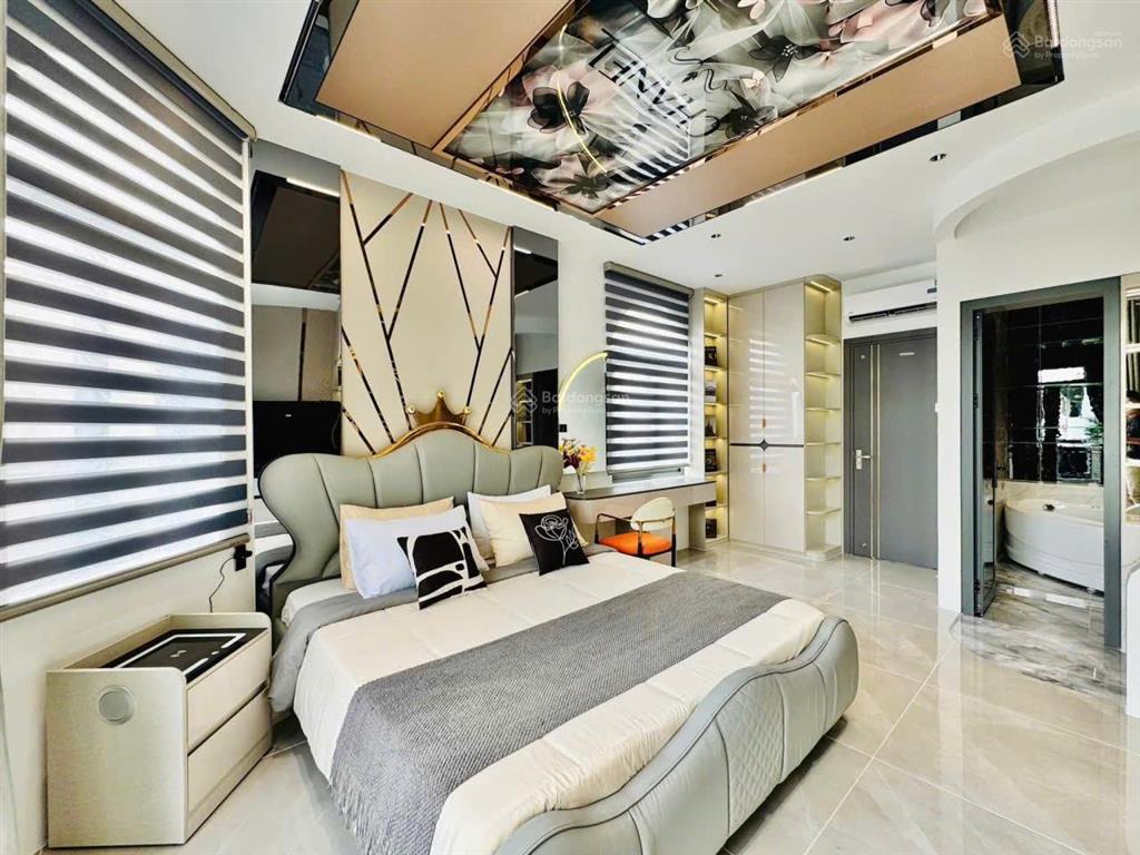 Siêu phẩm mặt tiền gò vấp gần công viên làng hoa 60m gía nhỉnh 14 tỷ