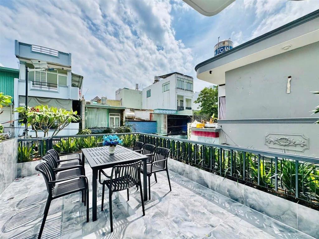 Siêu phẩm mặt tiền gò vấp gần công viên làng hoa 60m gía nhỉnh 14 tỷ