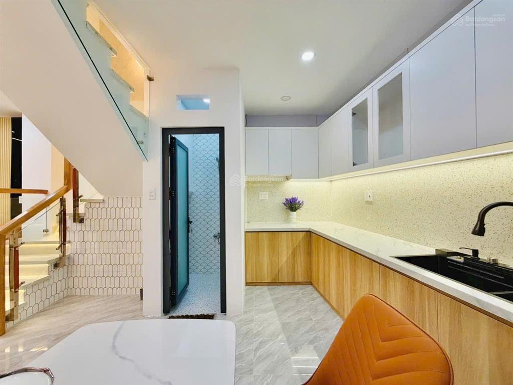 Bán nhà gần ngã 5 gv quang trung, 4,55 tỷ, 38 m2 mới full nội thất