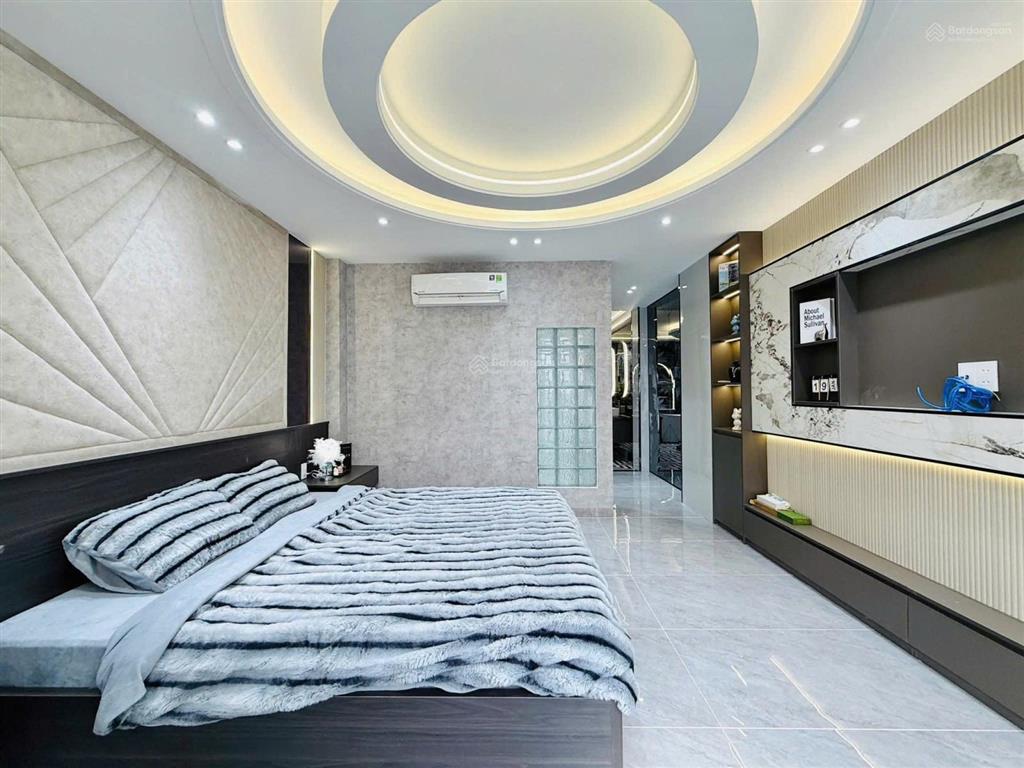 Cần tiền xoay vốn kinh doanh chủ cần bán gấp nhà đẹp hẻm 7 chỗ full nội thất quang trung 7.x tỷ