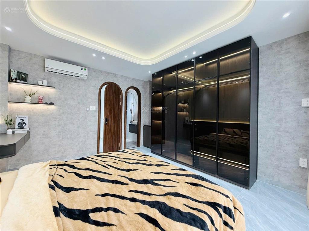 Cần tiền xoay vốn kinh doanh chủ cần bán gấp nhà đẹp hẻm 7 chỗ full nội thất quang trung 7.x tỷ