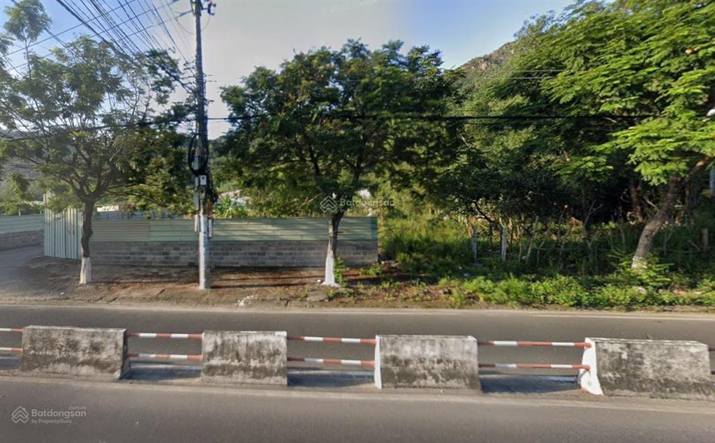 Cho thuê đất lớn 1730m2 trên đường nguyễn tất thành, phù hợp cho showroom, cửa hàng kinh doanh