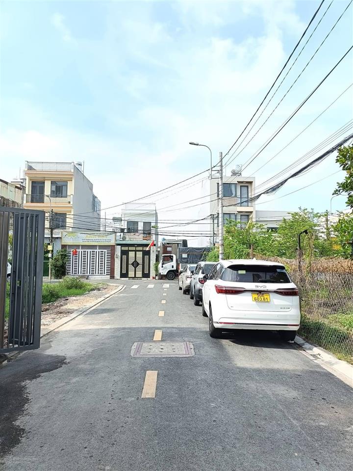 Nhà 1 lầu tum 8,2x13 hẻm nhựa 6m thông 2/ huỳnh thị na