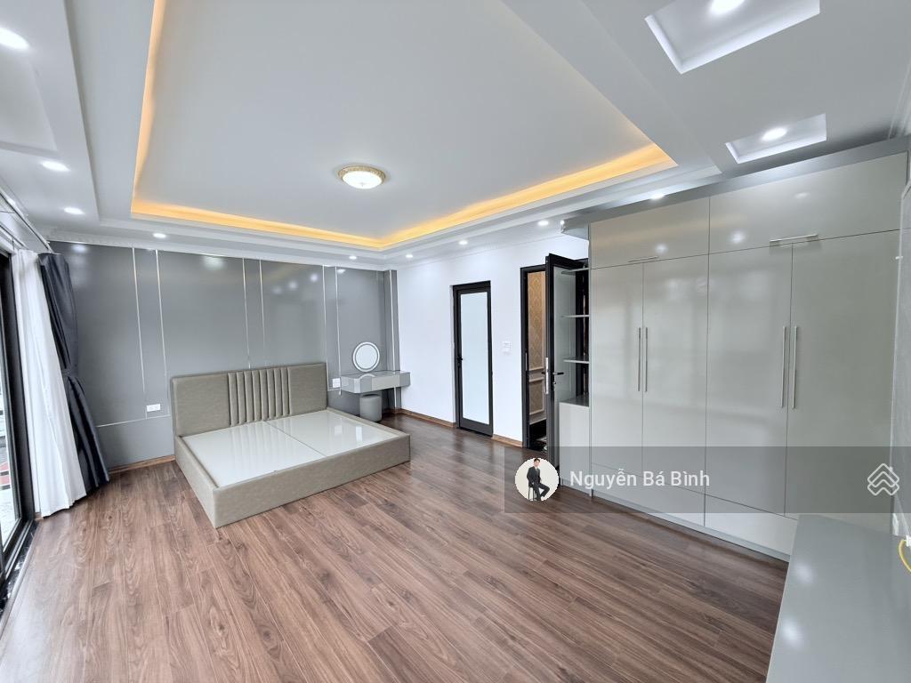 Siêu phẩm phúc lợi  gara 3 ô tô  thang máy  6 phòng ngủ  hướng đông nam  sổ riêng vuông đẹp