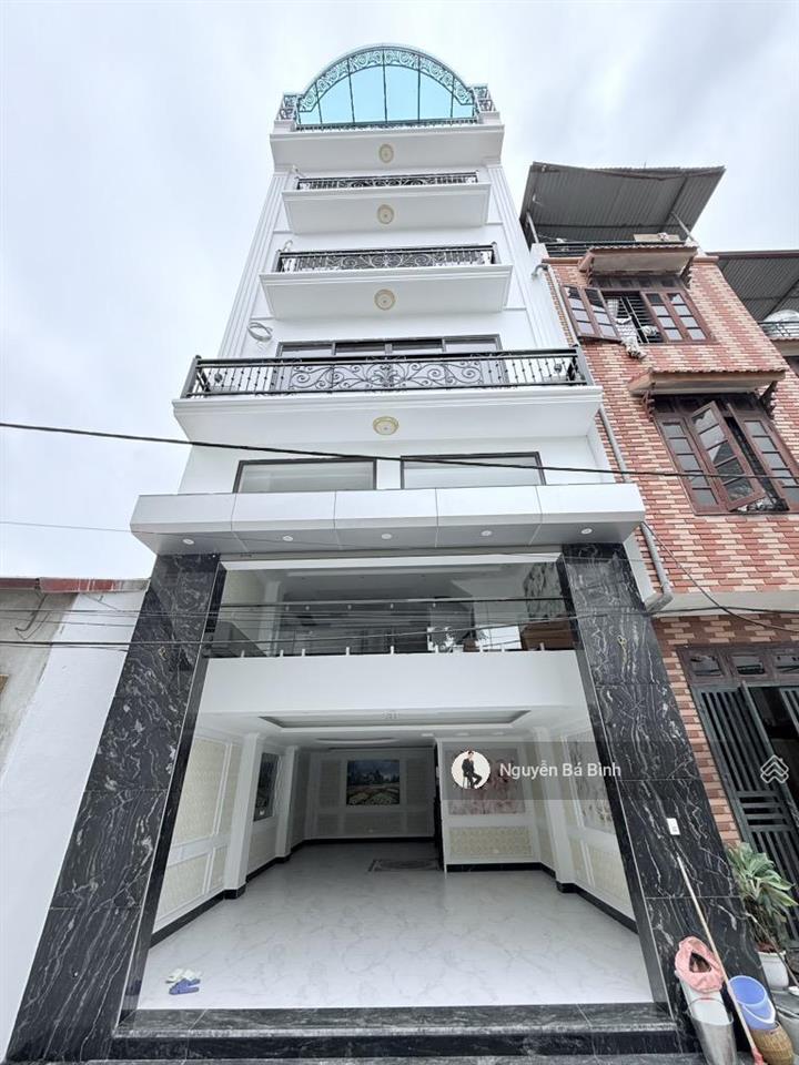 Siêu phẩm phúc lợi  gara 3 ô tô  thang máy  6 phòng ngủ  hướng đông nam  sổ riêng vuông đẹp