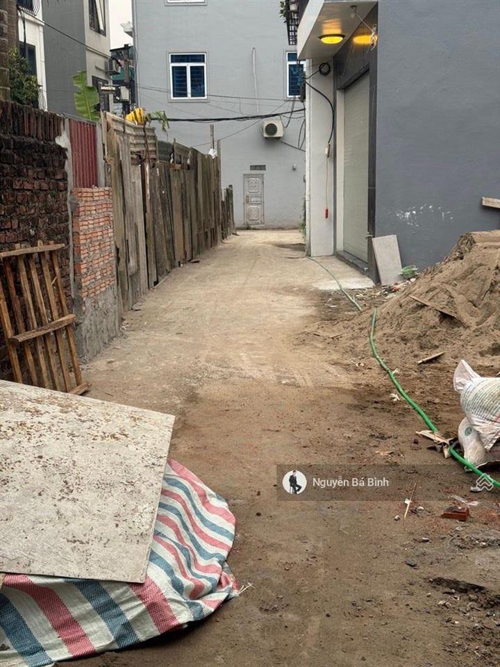 Chính chủ cần bán gấp lô đất cực đẹp 45m2 tại trung tâm phúc lợi  đường thông  diện tích lớn