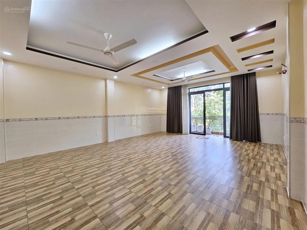 Cho thuê nhà 1 trệt 3 lầu 6 phòng ngủ