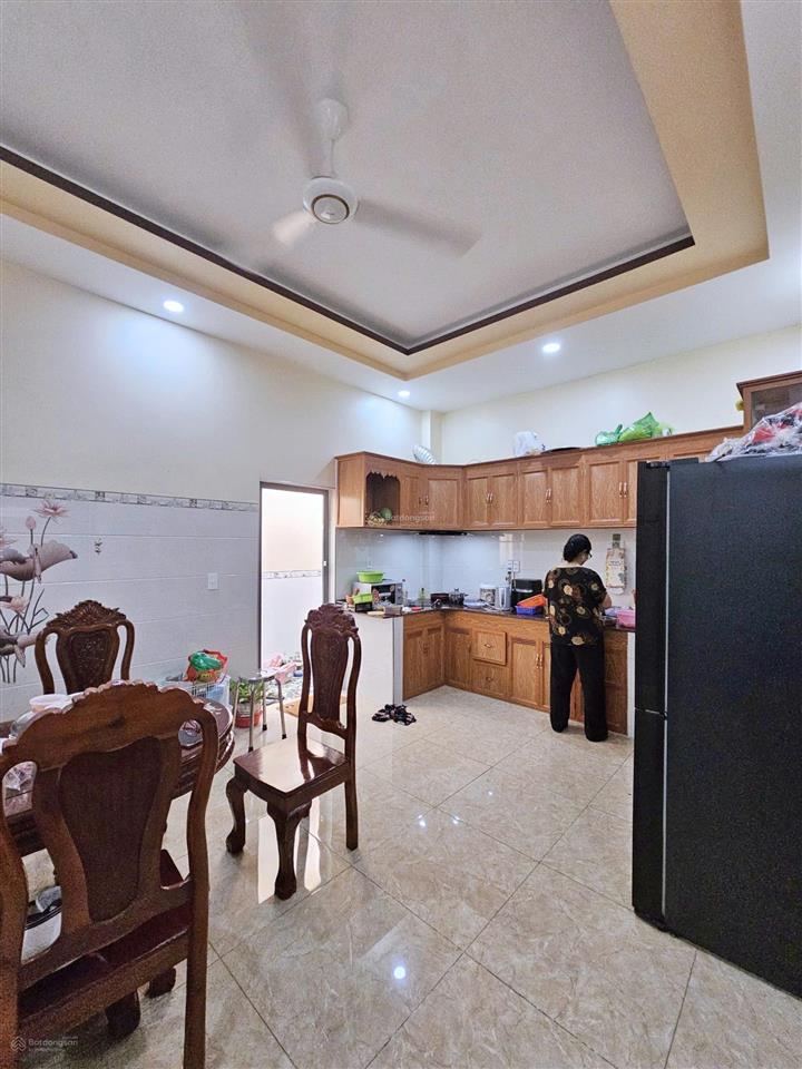 Cho thuê nhà 1 trệt 3 lầu 6 phòng ngủ