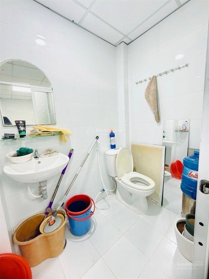 Tầng  30m2 an ninh  chỉ 3,x tỷ kết cấu  1 trệt 2 lầu. gồm 3 phòng ngủ, 1 phòng thờ,