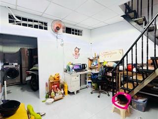 Tầng  30m2 an ninh  chỉ 3,x tỷ kết cấu  1 trệt 2 lầu. gồm 3 phòng ngủ, 1 phòng thờ,