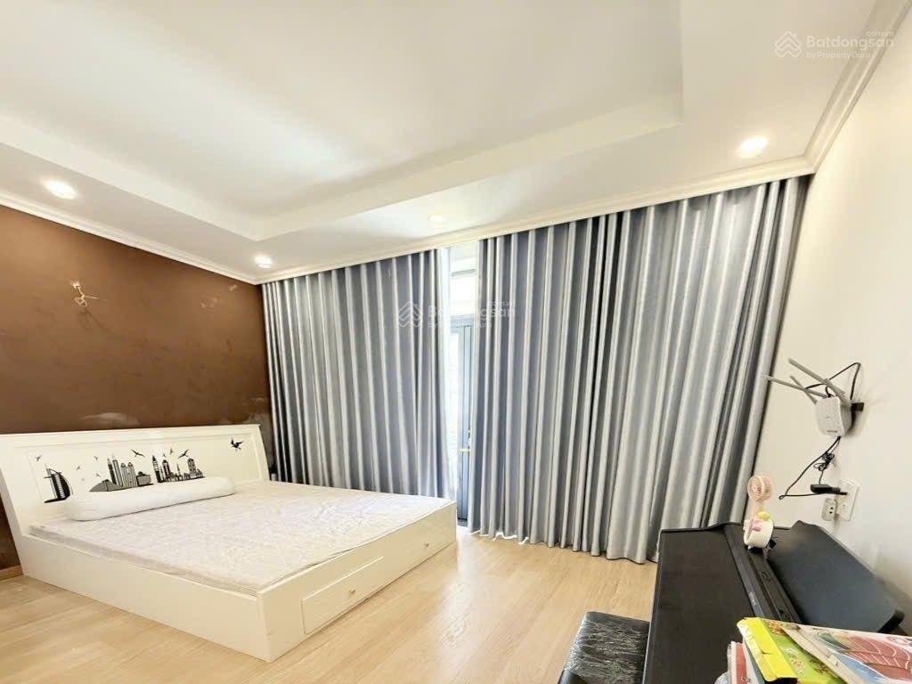 Bùi đình túy  p12 bình thạnh
65m2  4 tầng đúc chắc chắn  5p ngủ chỉ 7,98 tỷ tl
 5x13