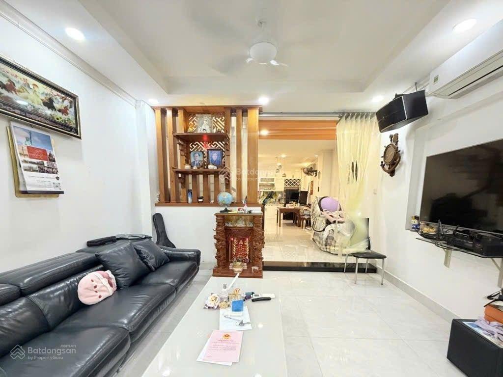 Bùi đình túy  p12 bình thạnh
65m2  4 tầng đúc chắc chắn  5p ngủ chỉ 7,98 tỷ tl
 5x13